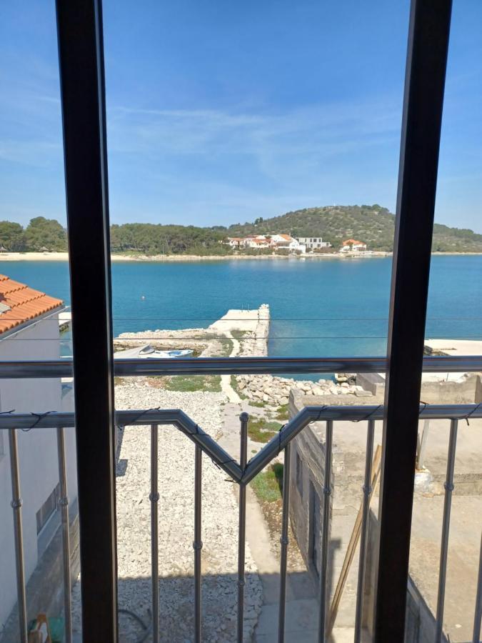 Apartmani Matko Betina  Esterno foto