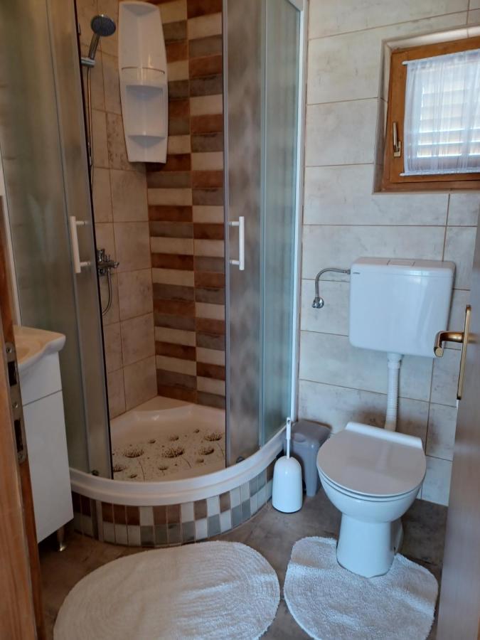 Apartmani Matko Betina  Esterno foto