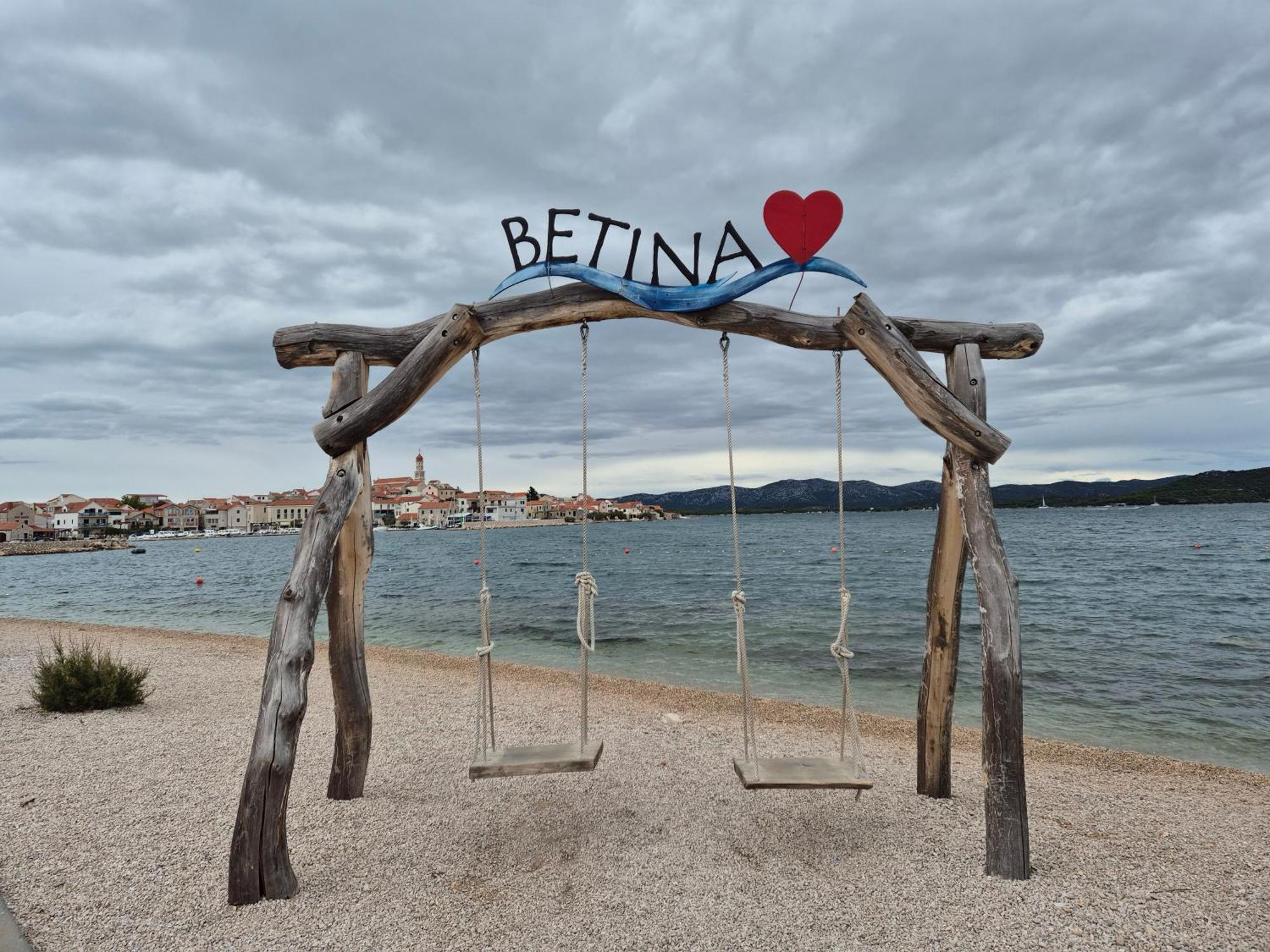 Apartmani Matko Betina  Esterno foto